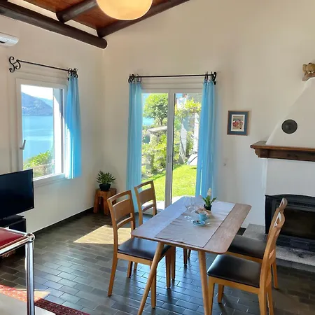 Casa Pipistrello By Fewotessin Holiday home Ronco sopra Ascona