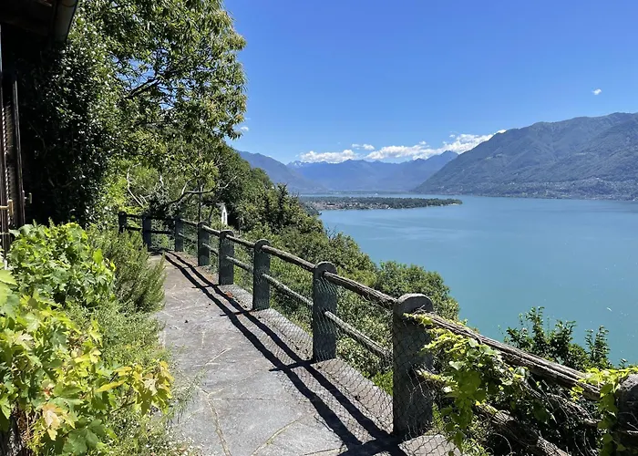 Casa Pipistrello By Fewotessin Ronco sopra Ascona