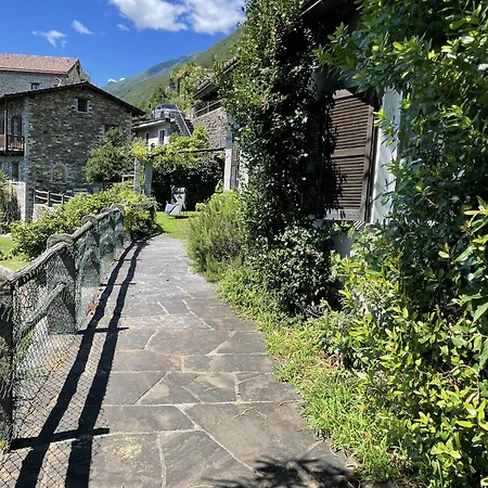 Ferienhaus Casa Pipistrello By Fewotessin Ronco sopra Ascona